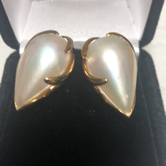 Vintage, Mane Pearl Drop Earrings - 14k Yellow Gold Teardrop Pierced Omega